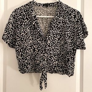 Dynamite cropped collared front tie floral shirt